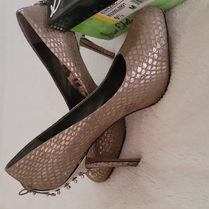 Sam edelman metalic snake pumps sz 9.5